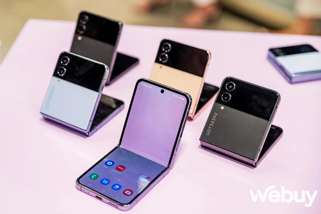 Từ Galaxy Z Flip1 đến 5: Samsung đã hồi sinh điện thoại vỏ sò như thế nào để trở thành smartphone màn hình gập phổ biến nhất- Ảnh 7. Từ Galaxy Z Flip1 đến 5: Samsung đã hồi sinh điện thoại vỏ sò như thế nào để trở thành smartphone màn hình gập phổ biến nhất- Ảnh 7.