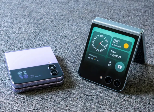 Từ Galaxy Z Flip1 đến 5: Samsung đã hồi sinh điện thoại vỏ sò như thế nào để trở thành smartphone màn hình gập phổ biến nhất- Ảnh 1. Từ Galaxy Z Flip1 đến 5: Samsung đã hồi sinh điện thoại vỏ sò như thế nào để trở thành smartphone màn hình gập phổ biến nhất- Ảnh 1.
