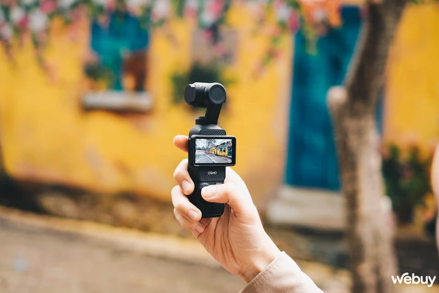 Chiếc camera này có gì đặc biệt mà đang "cháy hàng" tại Việt Nam dù giá cao ngất ngưởng?- Ảnh 1. Chiếc camera này có gì đặc biệt mà đang "cháy hàng" tại Việt Nam dù giá cao ngất ngưởng?- Ảnh 1.