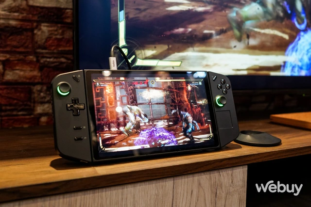 Phỏng vấn chủ tịch Lenovo về m&aacute;y chơi game Legion Go: đ&acirc;y ch&iacute;nh l&agrave; thiết bị gaming trong mơ của game thủ- Ảnh 1.