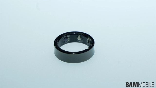 Ảnh thực tế "nhẫn thông minh" Galaxy Ring của Samsung: Cơ hội nào cho Apple?- Ảnh 8. Ảnh thực tế "nhẫn thông minh" Galaxy Ring của Samsung: Cơ hội nào cho Apple?- Ảnh 8.