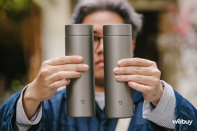 Trên tay bình giữ nhiệt Xiaomi giá chỉ hơn 600K: Dùng chất liệu siêu nhẹ và cao cấp giống iPhone 15 Pro Max, dung tích 480ml- Ảnh 9. Trên tay bình giữ nhiệt Xiaomi giá chỉ hơn 600K: Dùng chất liệu siêu nhẹ và cao cấp giống iPhone 15 Pro Max, dung tích 480ml- Ảnh 9.