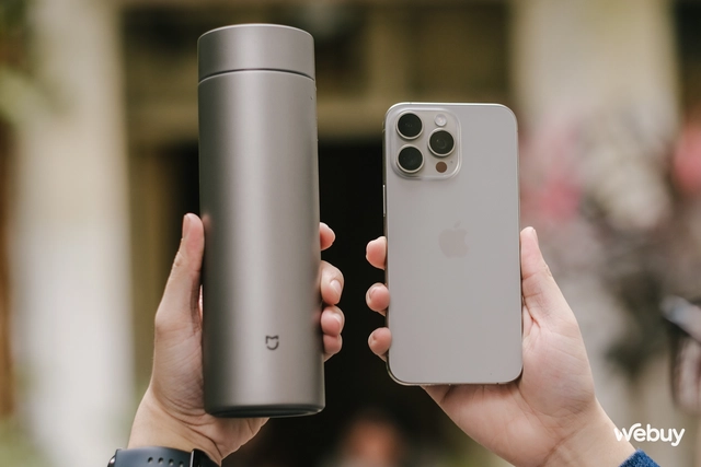 Trên tay bình giữ nhiệt Xiaomi giá chỉ hơn 600K: Dùng chất liệu siêu nhẹ và cao cấp giống iPhone 15 Pro Max, dung tích 480ml- Ảnh 13. Trên tay bình giữ nhiệt Xiaomi giá chỉ hơn 600K: Dùng chất liệu siêu nhẹ và cao cấp giống iPhone 15 Pro Max, dung tích 480ml- Ảnh 13.