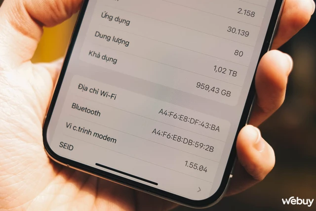 iPhone 15 Pro Max "max option" tr&agrave;n về Việt Nam: Gi&aacute; rẻ giật m&igrave;nh, nhưng cần lưu t&acirc;m những điều sau- Ảnh 2.