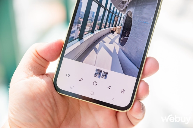 Cận cảnh Galaxy A35 5G và Galaxy A55 5G: Lựa chọn “an toàn” cho người dùng trẻ, giá từ 8.29 triệu đồng- Ảnh 19. Cận cảnh Galaxy A35 5G và Galaxy A55 5G: Lựa chọn “an toàn” cho người dùng trẻ, giá từ 8.29 triệu đồng- Ảnh 19.