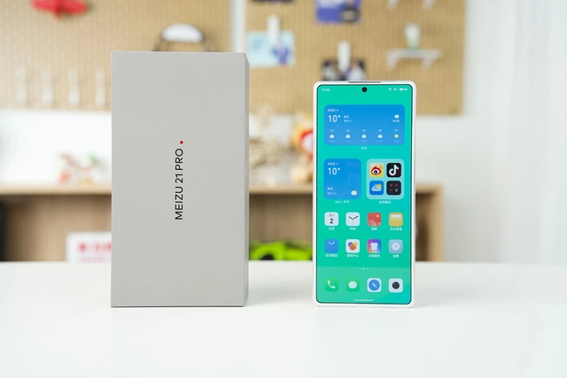 Chiếc máy này trông giống điện thoại Sony hơn cả điện thoại Sony- Ảnh 1. Chiếc máy này trông giống điện thoại Sony hơn cả điện thoại Sony- Ảnh 1.