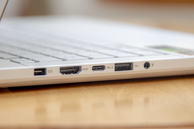 ASUS ROG Zephyrus G 2024 chính thức tại Việt Nam: Cấu hình "chiến binh" trong thân xác "thư sinh", màn hình Nebula xịn đẹp, giá từ 54,99 triệu đồng- Ảnh 5. ASUS ROG Zephyrus G 2024 chính thức tại Việt Nam: Cấu hình "chiến binh" trong thân xác "thư sinh", màn hình Nebula xịn đẹp, giá từ 54,99 triệu đồng- Ảnh 5.