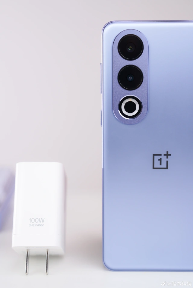 Ra mắt smartphone đầu tiên dùng chip Snapdragon 7+ Gen 3: Hiệu năng mạnh sánh ngang chip "đầu 8", sạc 100W, giá chỉ 6,9 triệu- Ảnh 5. Ra mắt smartphone đầu tiên dùng chip Snapdragon 7+ Gen 3: Hiệu năng mạnh sánh ngang chip "đầu 8", sạc 100W, giá chỉ 6,9 triệu- Ảnh 5.