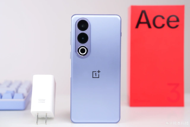 Ra mắt smartphone đầu tiên dùng chip Snapdragon 7+ Gen 3: Hiệu năng mạnh sánh ngang chip "đầu 8", sạc 100W, giá chỉ 6,9 triệu- Ảnh 1. Ra mắt smartphone đầu tiên dùng chip Snapdragon 7+ Gen 3: Hiệu năng mạnh sánh ngang chip "đầu 8", sạc 100W, giá chỉ 6,9 triệu- Ảnh 1.