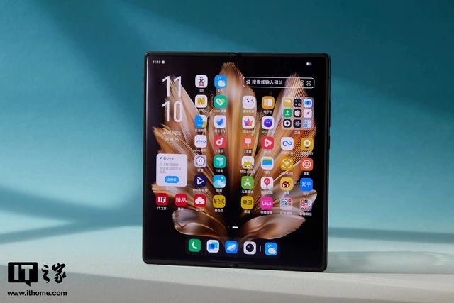 Cận cảnh smartphone màn hình gập mỏng nhẹ nhất thế giới: Nhẹ hơn cả iPhone 15 Pro Max, mỏng chỉ 4.65mm, mà pin vẫn tận 5.500mAh- Ảnh 31. Cận cảnh smartphone màn hình gập mỏng nhẹ nhất thế giới: Nhẹ hơn cả iPhone 15 Pro Max, mỏng chỉ 4.65mm, mà pin vẫn tận 5.500mAh- Ảnh 31.