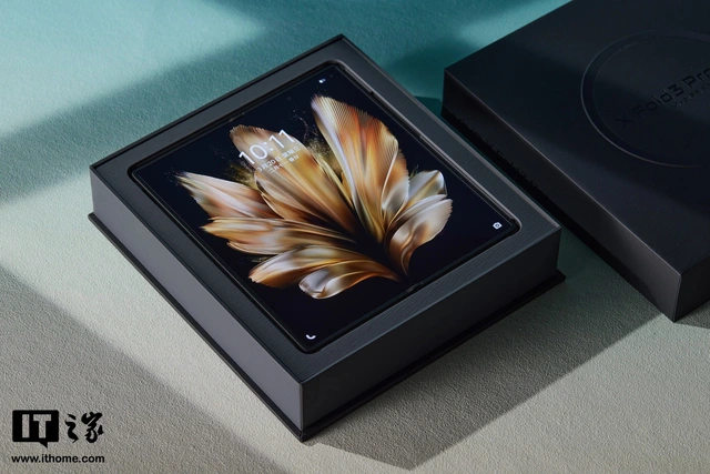 Cận cảnh smartphone màn hình gập mỏng nhẹ nhất thế giới: Nhẹ hơn cả iPhone 15 Pro Max, mỏng chỉ 4.65mm, mà pin vẫn tận 5.500mAh- Ảnh 19. Cận cảnh smartphone màn hình gập mỏng nhẹ nhất thế giới: Nhẹ hơn cả iPhone 15 Pro Max, mỏng chỉ 4.65mm, mà pin vẫn tận 5.500mAh- Ảnh 19.