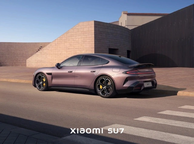 Xe điện Xiaomi SU7 chính thức ra mắt: Trang bị "khủng" nhất phân khúc, giá từ 740 triệu đồng- Ảnh 1. Xe điện Xiaomi SU7 chính thức ra mắt: Trang bị "khủng" nhất phân khúc, giá từ 740 triệu đồng- Ảnh 1.