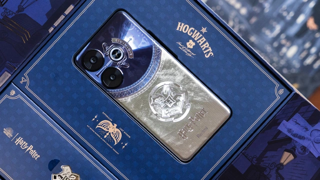 Cận cảnh điện thoại Harry Potter- Ảnh 4. Cận cảnh điện thoại Harry Potter- Ảnh 4.