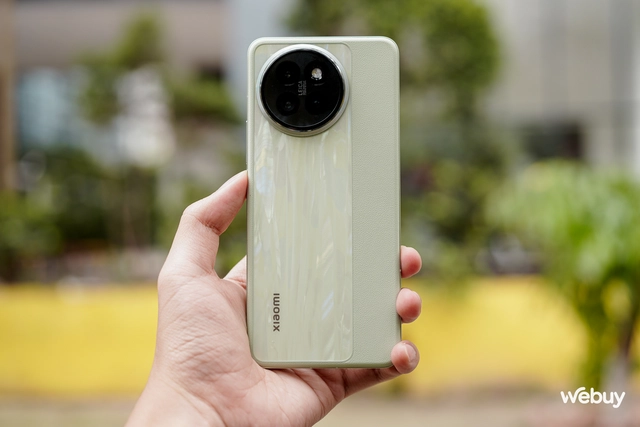 Trên tay Xiaomi Civi 4 Pro: Smartphone tầm trung thôi nhưng có thiết kế quá đẹp, chip Snapdragon 8s Gen 3 cực mạnh, camera Leica không thua kém gì Xiaomi 14 Ultra- Ảnh 2. Trên tay Xiaomi Civi 4 Pro: Smartphone tầm trung thôi nhưng có thiết kế quá đẹp, chip Snapdragon 8s Gen 3 cực mạnh, camera Leica không thua kém gì Xiaomi 14 Ultra- Ảnh 2.