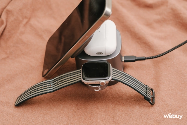 Dùng thử dock sạc 3 in 1 thương hiệu WIWU: Sạc được cả iPhone, Apple Watch, AirPods cùng lúc, hỗ trợ MagSafe 15W mà giá chỉ hơn 700.000 đồng- Ảnh 7. Dùng thử dock sạc 3 in 1 thương hiệu WIWU: Sạc được cả iPhone, Apple Watch, AirPods cùng lúc, hỗ trợ MagSafe 15W mà giá chỉ hơn 700.000 đồng- Ảnh 7.