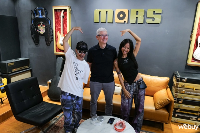 Tim Cook gặp gỡ Việt Max và Suboi, mê mệt cùng bản hit "Dâu Thiên Hạ"- Ảnh 3. Tim Cook gặp gỡ Việt Max và Suboi, mê mệt cùng bản hit "Dâu Thiên Hạ"- Ảnh 3.