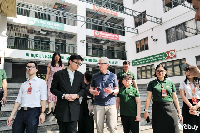 Hiệu trưởng ngôi trường tại Hà Nội ứng dụng iPad trong giảng dạy, được CEO Tim Cook ghé thăm: Chúng tôi đã có thêm động lực- Ảnh 1. Hiệu trưởng ngôi trường tại Hà Nội ứng dụng iPad trong giảng dạy, được CEO Tim Cook ghé thăm: Chúng tôi đã có thêm động lực- Ảnh 1.