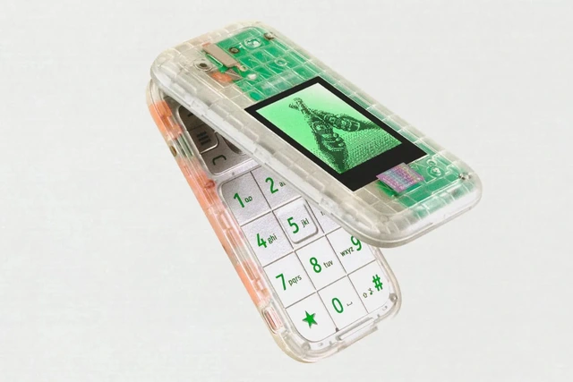 Đây là "The Boring Phone": Chiếc điện thoại buồn tẻ nhất thế giới của Heineken mà bạn sẽ không thể mua được- Ảnh 1. Đây là "The Boring Phone": Chiếc điện thoại buồn tẻ nhất thế giới của Heineken mà bạn sẽ không thể mua được- Ảnh 1.