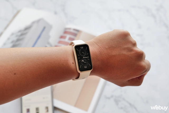 Đây là Huawei Band 9: Thiết kế gọn nhẹ, pin 14 ngày, giá chỉ 890.000 đồng- Ảnh 1. Đây là Huawei Band 9: Thiết kế gọn nhẹ, pin 14 ngày, giá chỉ 890.000 đồng- Ảnh 1.