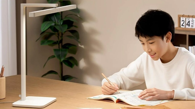 Xiaomi ra mắt đèn bàn học giá chỉ 276.000 đồng: Tích hợp hàng loạt công nghệ bảo vệ mắt- Ảnh 1. Xiaomi ra mắt đèn bàn học giá chỉ 276.000 đồng: Tích hợp hàng loạt công nghệ bảo vệ mắt- Ảnh 1.