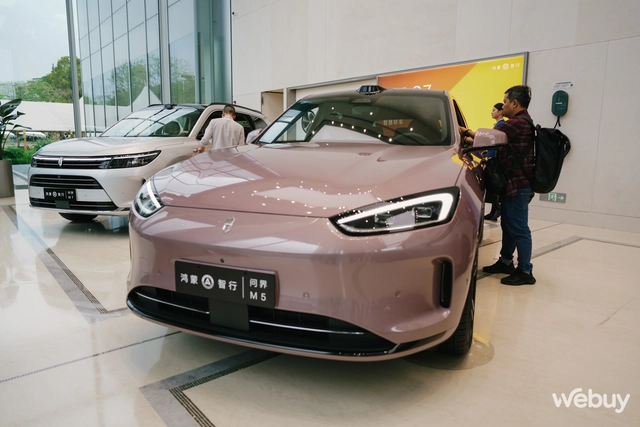 Trải nghiệm c&ocirc;ng nghệ tự l&aacute;i tr&ecirc;n xe điện Huawei: tự l&aacute;i v&agrave; tự đỗ mượt m&agrave;, nhưng sẽ tự tắt nếu người d&ugrave;ng bỏ tay khỏi v&ocirc; lăng- Ảnh 1.