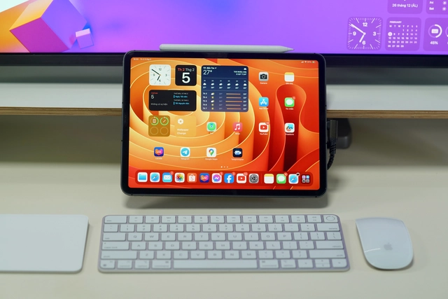 Anh chàng tài xế công nghệ với góc làm việc chất tràn ngập 'Táo'- Ảnh 6. Anh chàng tài xế công nghệ với góc làm việc chất tràn ngập 'Táo'- Ảnh 6.