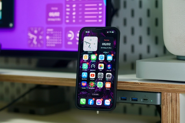 Anh chàng tài xế công nghệ với góc làm việc chất tràn ngập 'Táo'- Ảnh 8. Anh chàng tài xế công nghệ với góc làm việc chất tràn ngập 'Táo'- Ảnh 8.