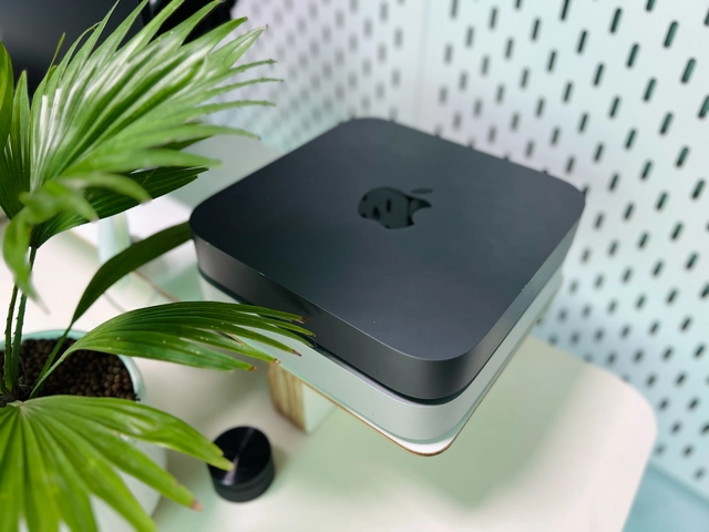 Anh chàng tài xế công nghệ với góc làm việc chất tràn ngập 'Táo'- Ảnh 2. Anh chàng tài xế công nghệ với góc làm việc chất tràn ngập 'Táo'- Ảnh 2.