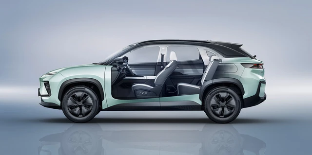 Nếu thử nghiệm va chạm vẫn chưa đủ ấn tượng thì hãng ô tô Trung Quốc này còn 'chơi lớn' bằng cách xếp chồng ô tô thành tháp để chứng minh độ bền của thân xe!- Ảnh 6. Nếu thử nghiệm va chạm vẫn chưa đủ ấn tượng thì hãng ô tô Trung Quốc này còn 'chơi lớn' bằng cách xếp chồng ô tô thành tháp để chứng minh độ bền của thân xe!- Ảnh 6.