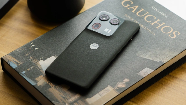 Ra mắt smartphone mặt lưng gỗ, chip Snapdragon 8s Gen 3, sạc 125W, có chống nước IP68 nhưng giá thua xa Redmi Turbo 3- Ảnh 1. Ra mắt smartphone mặt lưng gỗ, chip Snapdragon 8s Gen 3, sạc 125W, có chống nước IP68 nhưng giá thua xa Redmi Turbo 3- Ảnh 1.