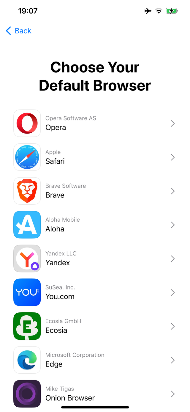 Anh thanh niên tìm ra cách đánh lừa định vị của iPhone, ở bất kỳ đâu cũng được hưởng "đặc quyền" của thị trường châu Âu- Ảnh 3. Anh thanh niên tìm ra cách đánh lừa định vị của iPhone, ở bất kỳ đâu cũng được hưởng "đặc quyền" của thị trường châu Âu- Ảnh 3.