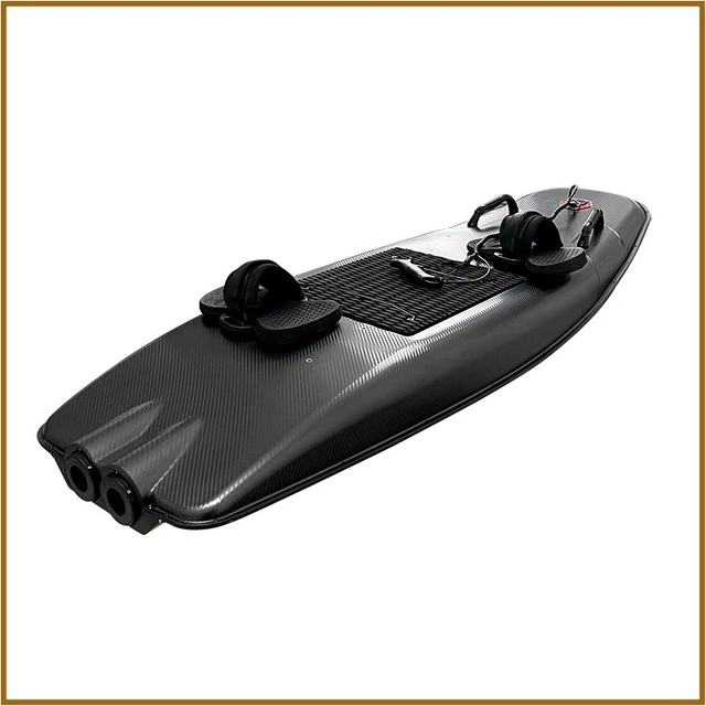 Ván phản lực “gây sốt” ở Hồ Tây có gì hay: Lướt như bay đến 65km/giờ, có chiếc giá hơn 200 triệu- Ảnh 6. Ván phản lực “gây sốt” ở Hồ Tây có gì hay: Lướt như bay đến 65km/giờ, có chiếc giá hơn 200 triệu- Ảnh 6.