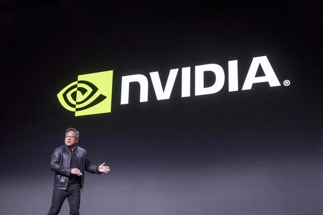 NVIDIA: Kh&ocirc;ng g&igrave; cản nổi "&ocirc;ng vua" AI, doanh thu cao gấp gần 3 lần năm ngo&aacute;i, vượt xa mọi dự đo&aacute;n- Ảnh 1.