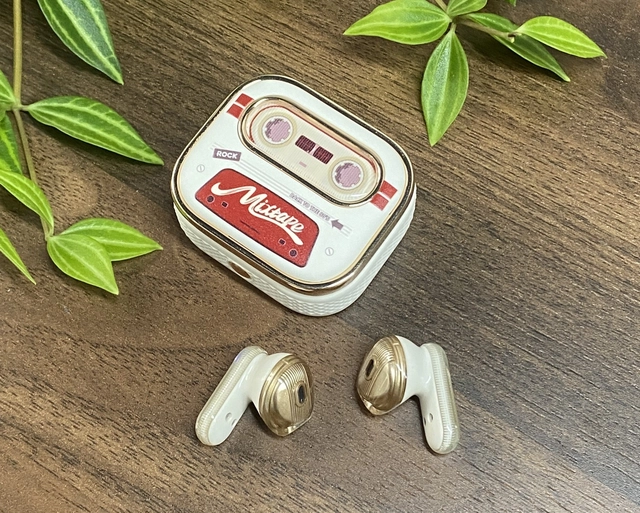 Tai nghe những năm 2000 bỗng dưng hot trở lại, đu trend kh&ocirc;ng kh&oacute; chỉ tốn 35.000 đồng- Ảnh 12.