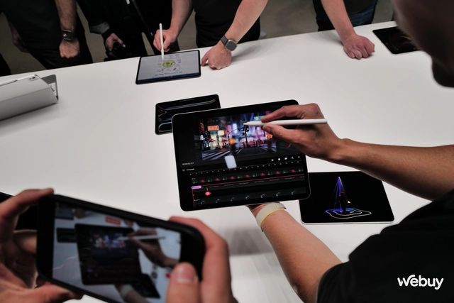 Cận cảnh iPad Pro mới: Màn hình OLED cực đẹp, mỏng như tờ giấy, chip M4 quá mạnh- Ảnh 12. Cận cảnh iPad Pro mới: Màn hình OLED cực đẹp, mỏng như tờ giấy, chip M4 quá mạnh- Ảnh 12.