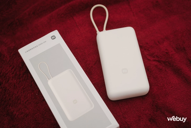 Sạc dự phòng Xiaomi đời mới cực xịn: Dung lượng 20.000mAh, công suất 33W, có tích hợp cả dây USB-C, giá chỉ chưa tới 600.000 đồng- Ảnh 2. Sạc dự phòng Xiaomi đời mới cực xịn: Dung lượng 20.000mAh, công suất 33W, có tích hợp cả dây USB-C, giá chỉ chưa tới 600.000 đồng- Ảnh 2.