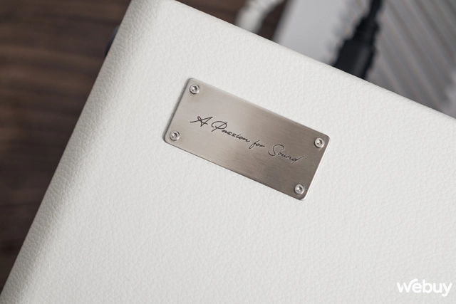 Edifier QR65 là bộ loa để bàn đẹp nhất mà tôi từng thấy, nhưng vẫn còn điểm hơi 'lấn cấn'- Ảnh 6. Edifier QR65 là bộ loa để bàn đẹp nhất mà tôi từng thấy, nhưng vẫn còn điểm hơi 'lấn cấn'- Ảnh 6.