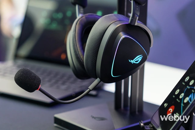 Trên tay loạt linh kiện 'đỉnh' ASUS đem tới Computex 2024: Màn hình Mini-LED 8K, chuột các-bon siêu nhẹ và bàn phím điều chỉnh được cảm giác gõ- Ảnh 16. Trên tay loạt linh kiện 'đỉnh' ASUS đem tới Computex 2024: Màn hình Mini-LED 8K, chuột các-bon siêu nhẹ và bàn phím điều chỉnh được cảm giác gõ- Ảnh 16.