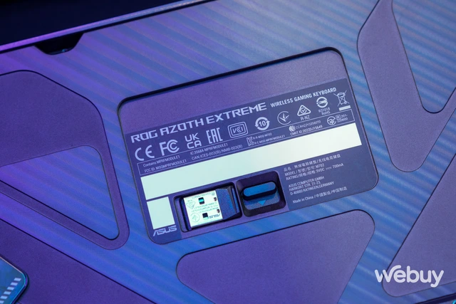 Trên tay loạt linh kiện 'đỉnh' ASUS đem tới Computex 2024: Màn hình Mini-LED 8K, chuột các-bon siêu nhẹ và bàn phím điều chỉnh được cảm giác gõ- Ảnh 13. Trên tay loạt linh kiện 'đỉnh' ASUS đem tới Computex 2024: Màn hình Mini-LED 8K, chuột các-bon siêu nhẹ và bàn phím điều chỉnh được cảm giác gõ- Ảnh 13.