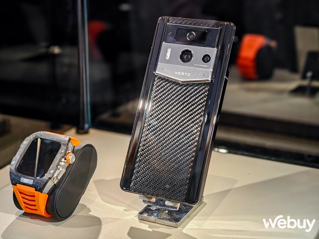 Đây là chiếc điện thoại Vertu vừa ra mắt: Chip Snapdragon từ 2 năm trước, giá không phải ai cũng mua được- Ảnh 13. Đây là chiếc điện thoại Vertu vừa ra mắt: Chip Snapdragon từ 2 năm trước, giá không phải ai cũng mua được- Ảnh 13.