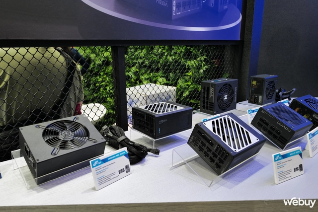 FSP làm mới dòng sản phẩm bộ nguồn, không quên “khoe“ lại dàn nguồn 2500W vẫn đáp ứng nhu cầu huấn luyện AI năm nay- Ảnh 5. FSP làm mới dòng sản phẩm bộ nguồn, không quên “khoe“ lại dàn nguồn 2500W vẫn đáp ứng nhu cầu huấn luyện AI năm nay- Ảnh 5.