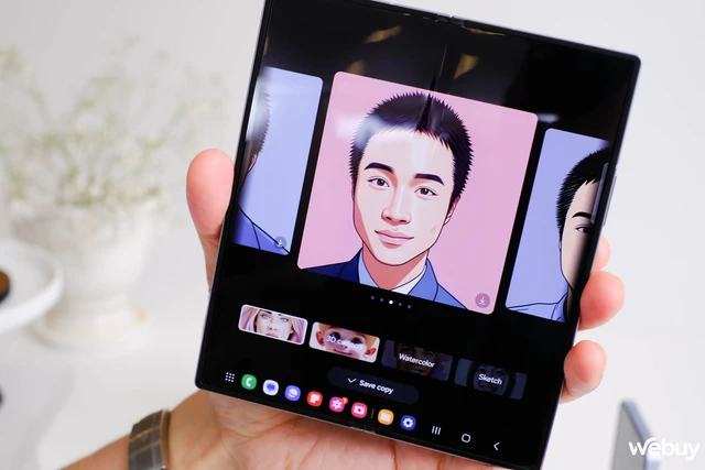 Cận cảnh Galaxy Z Flip6: Lần đầu tiên có pin 4.000mAh, RAM 12GB tiêu chuẩn, camera 50MP, viền nhám, loạt tính năng Galaxy AI mới- Ảnh 21. Cận cảnh Galaxy Z Flip6: Lần đầu tiên có pin 4.000mAh, RAM 12GB tiêu chuẩn, camera 50MP, viền nhám, loạt tính năng Galaxy AI mới- Ảnh 21.