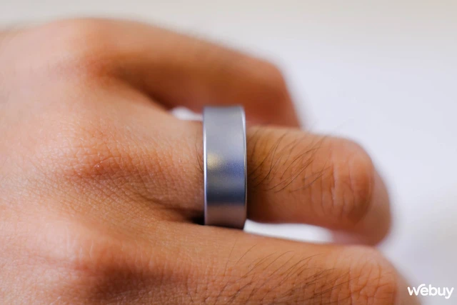 Trên tay nhẫn thông minh Galaxy Ring giá hơn 10 triệu đồng của Samsung: Người Việt chưa thể mua nổi- Ảnh 3. Trên tay nhẫn thông minh Galaxy Ring giá hơn 10 triệu đồng của Samsung: Người Việt chưa thể mua nổi- Ảnh 3.