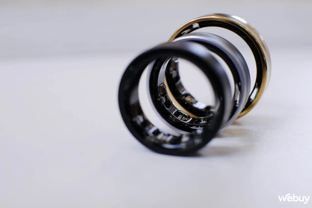 Trên tay nhẫn thông minh Galaxy Ring giá hơn 10 triệu đồng của Samsung: Người Việt chưa thể mua nổi- Ảnh 1. Trên tay nhẫn thông minh Galaxy Ring giá hơn 10 triệu đồng của Samsung: Người Việt chưa thể mua nổi- Ảnh 1.