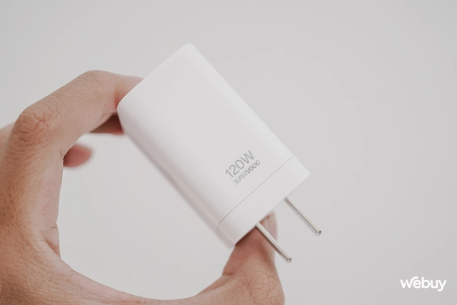 Trên tay điện thoại Snapdragon 8 Gen 3 rẻ nhất thế giới: Giá chưa tới 10 triệu đồng, pin 5800mAh, sạc 120W nhưng dùng ở Việt Nam phải lưu ý điều này- Ảnh 25. Trên tay điện thoại Snapdragon 8 Gen 3 rẻ nhất thế giới: Giá chưa tới 10 triệu đồng, pin 5800mAh, sạc 120W nhưng dùng ở Việt Nam phải lưu ý điều này- Ảnh 25.