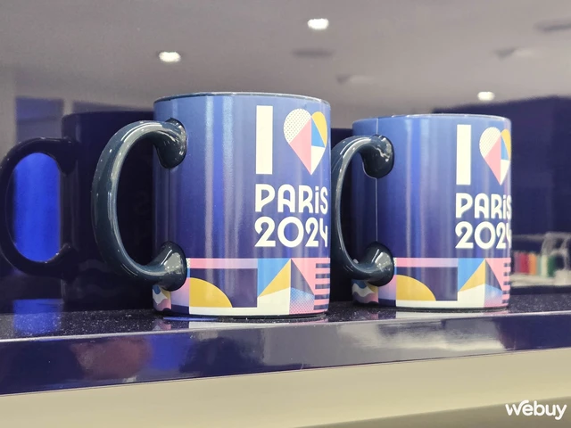 Cầm Galaxy Z Fold6 đến thăm cửa hàng Olympic có-một-không-hai của Samsung tại Paris- Ảnh 24. Cầm Galaxy Z Fold6 đến thăm cửa hàng Olympic có-một-không-hai của Samsung tại Paris- Ảnh 24.