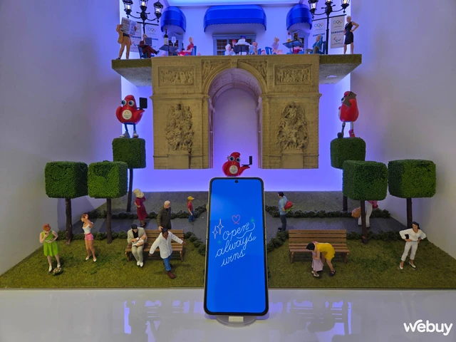 Cầm Galaxy Z Fold6 đến thăm cửa hàng Olympic có-một-không-hai của Samsung tại Paris- Ảnh 17. Cầm Galaxy Z Fold6 đến thăm cửa hàng Olympic có-một-không-hai của Samsung tại Paris- Ảnh 17.