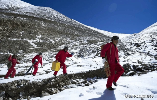 Câu chuyện bí ẩn về thung lũng nguy hiểm bậc nhất thế giới: Côn Lôn Tử Vong Cốc- Ảnh 3. Câu chuyện bí ẩn về thung lũng nguy hiểm bậc nhất thế giới: Côn Lôn Tử Vong Cốc- Ảnh 3.