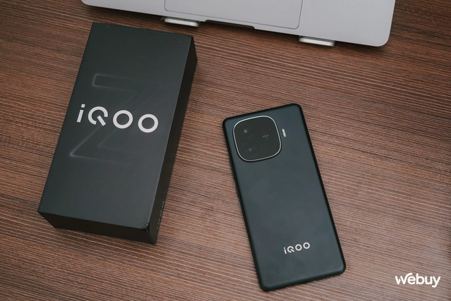 Smartphone này giá chỉ 4,9 triệu đồng: Màn hình OLED 144Hz, chip Snapdragon 7 Gen 3, camera 50MP, pin 6.000mAh- Ảnh 1. Smartphone này giá chỉ 4,9 triệu đồng: Màn hình OLED 144Hz, chip Snapdragon 7 Gen 3, camera 50MP, pin 6.000mAh- Ảnh 1.