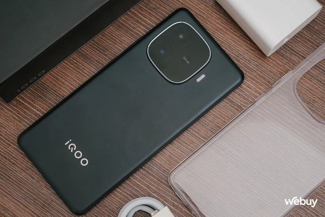 Smartphone này giá chỉ 4,9 triệu đồng: Màn hình OLED 144Hz, chip Snapdragon 7 Gen 3, camera 50MP, pin 6.000mAh- Ảnh 3. Smartphone này giá chỉ 4,9 triệu đồng: Màn hình OLED 144Hz, chip Snapdragon 7 Gen 3, camera 50MP, pin 6.000mAh- Ảnh 3.